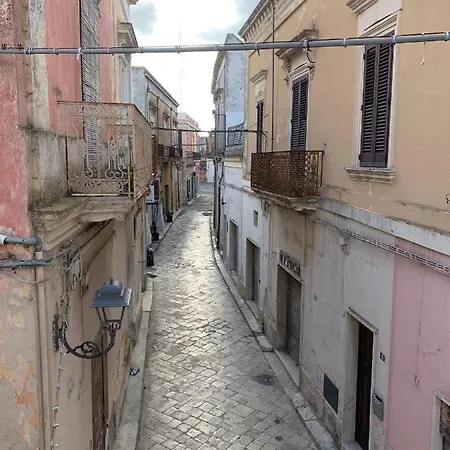 Piazza Del Popolo Alojamento de Acomodação e Pequeno-almoço San Pietro Vernotico