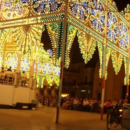 Alojamento de Acomodação e Pequeno-almoço Piazza Del Popolo San Pietro Vernotico