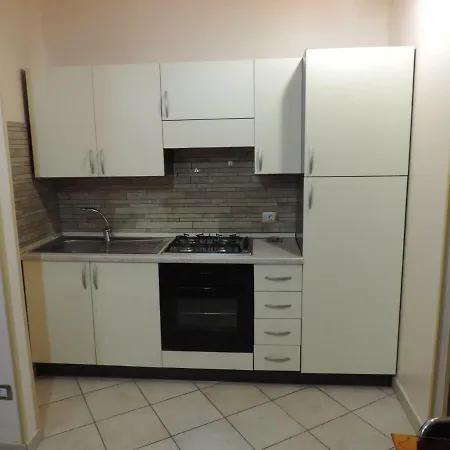 Piazza Del Popolo Alojamento de Acomodação e Pequeno-almoço San Pietro Vernotico