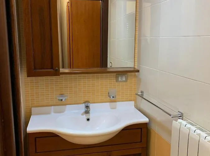 Piazza Del Popolo * 산 피에트로 베노티코